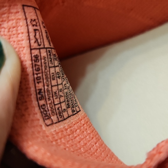 UGG Sammy Slip-on Coral Knit sneakers (w size 9) - Picture 10 of 10